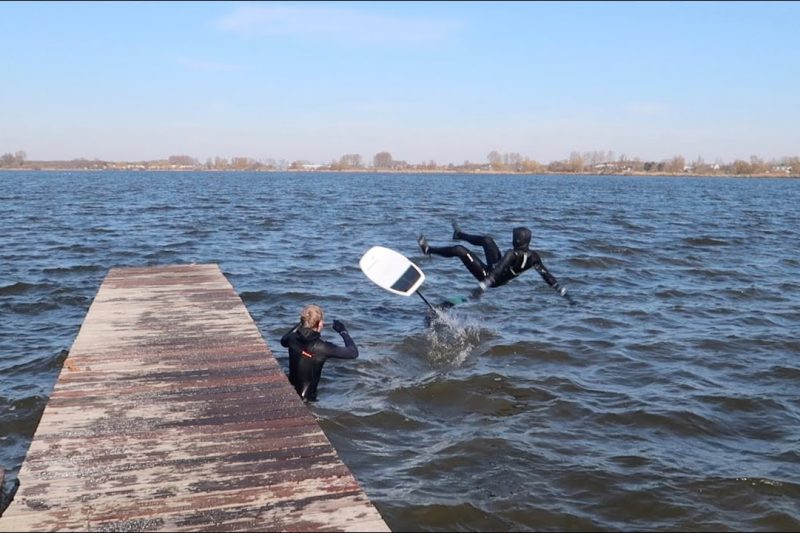 Girls DockFoil practice