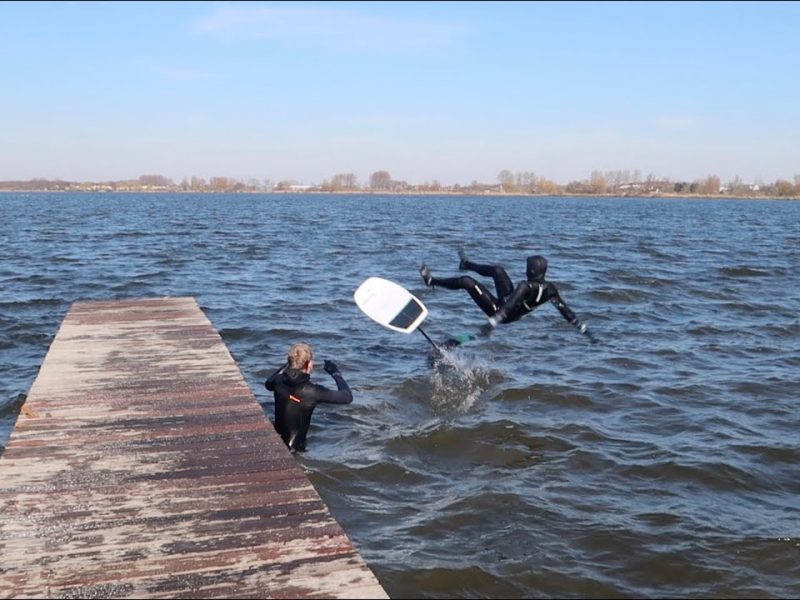 Girls DockFoil practice