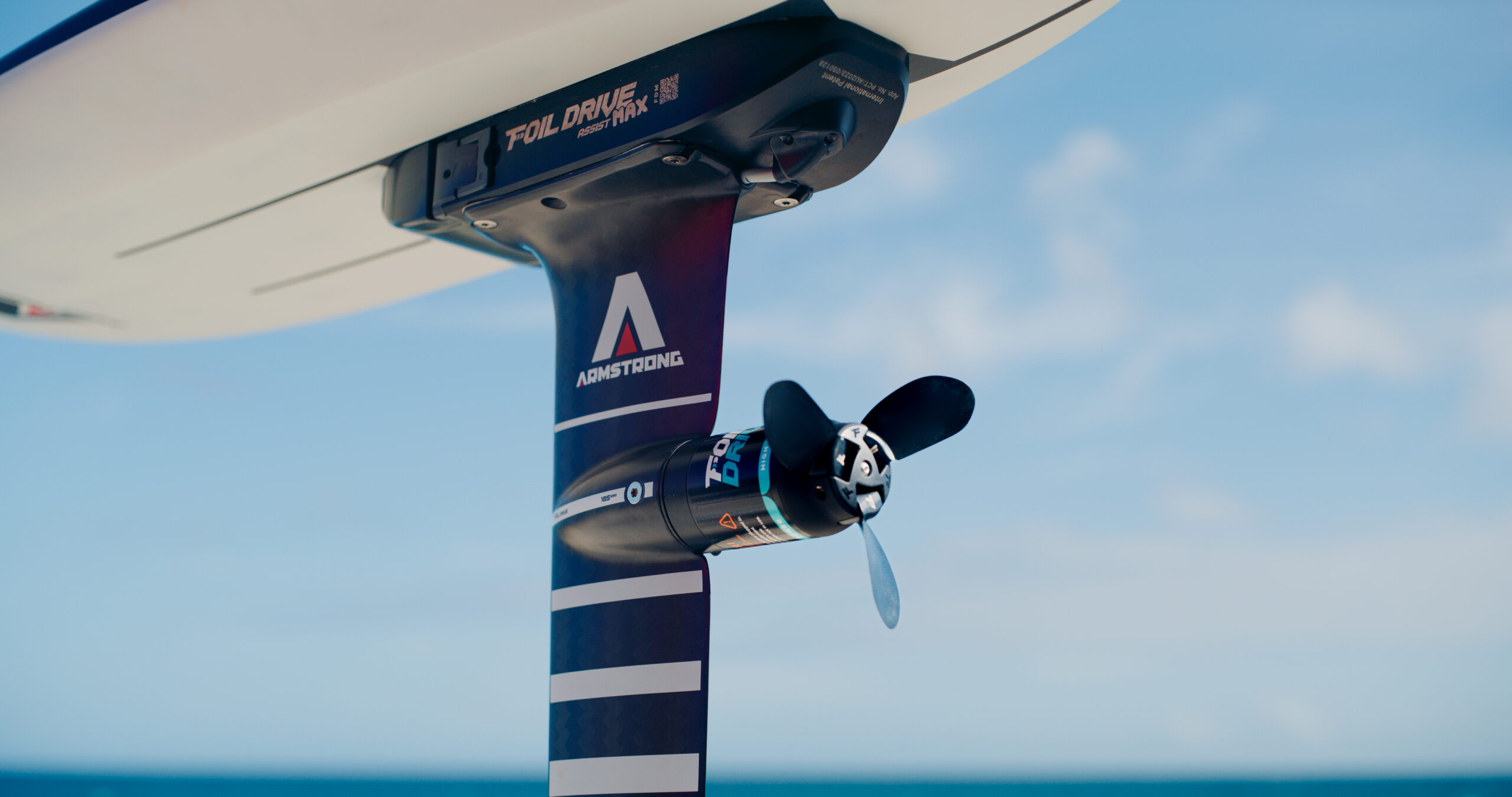 Introducing the ARMSTRONG x FOIL DRIVE Integrated Carbon Masts